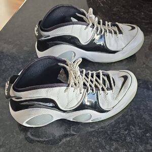 Nike Black and White Athletic Shoes